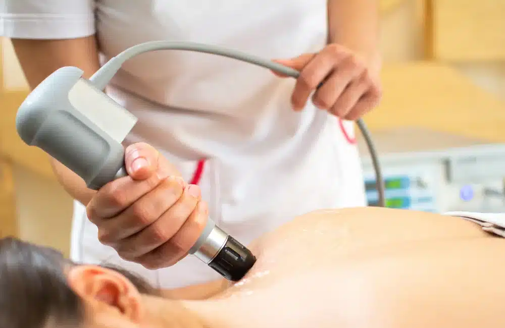 4.การรักษาด้วยคลื่นกระแทก (Shockwave Therapy)